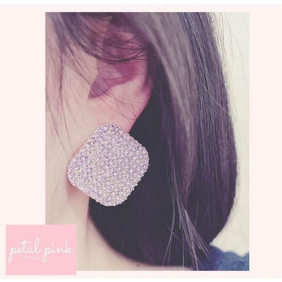 BEAUTIFUL Lavender Crystal Square Studs Fancy Festive Party Glam - Picture 2 of 4